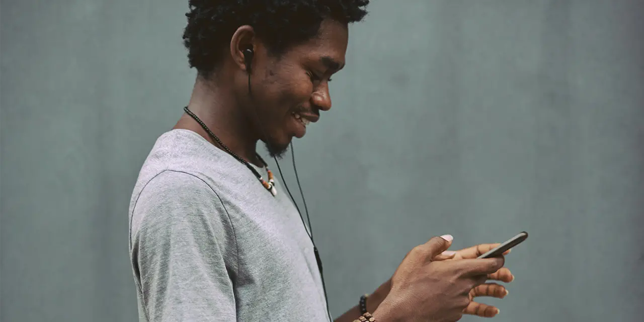 ClickCard user satisfied with the highest number of engagements after using the app at a networking event