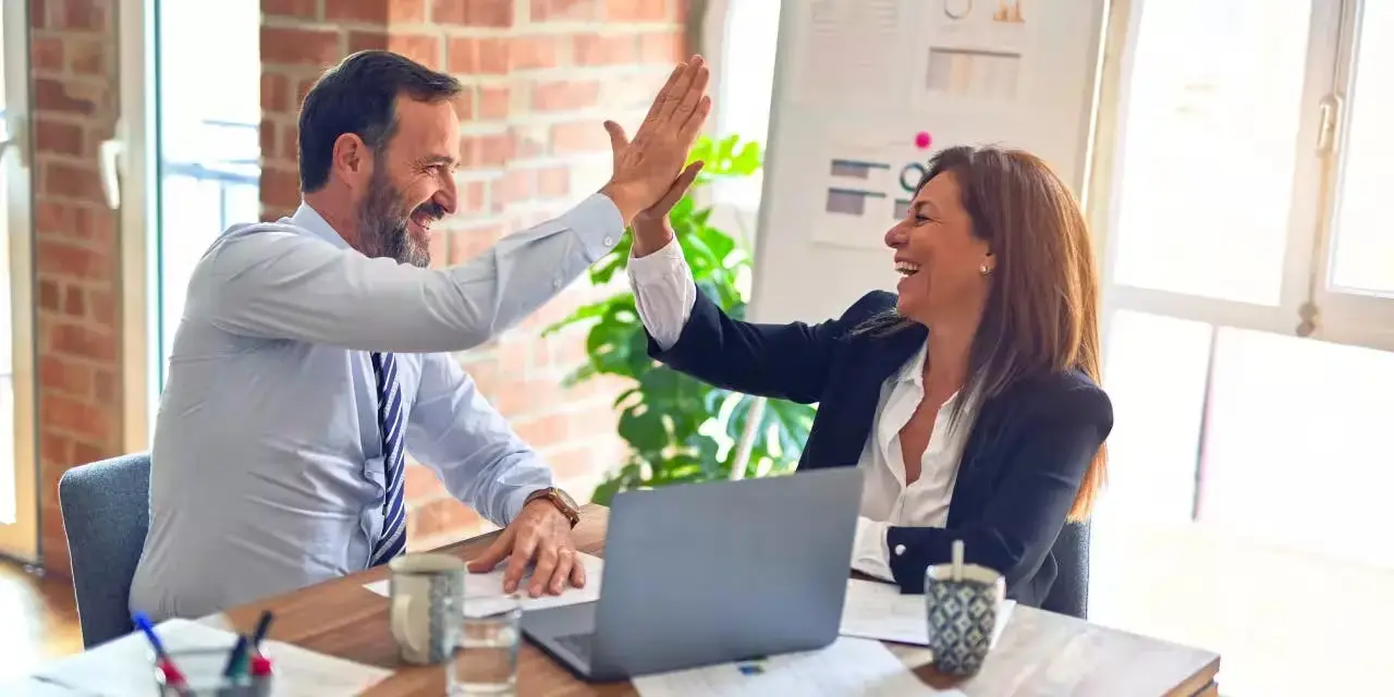 Crie o seu cartão de visita digital com a ClickCard e cresça com o seu networking